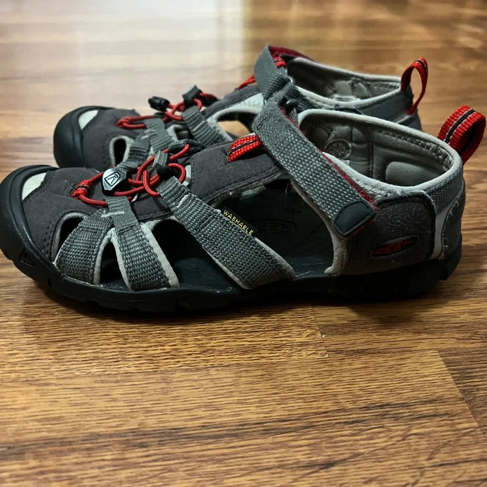 KEEN size 4‎ Kids Water Sandals Newport H2 Grey Red Washable Sport